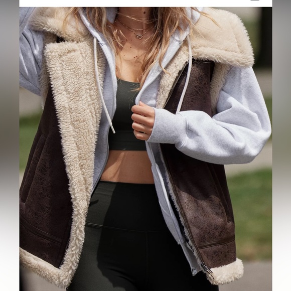 Aerie faux leather Sherpa vest - Picture 4 of 6